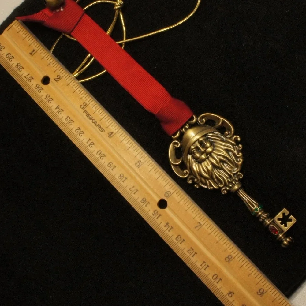 Santa Please Stop Here Ornament Gold Tone Key Christmas Wall‎ Door Hanger